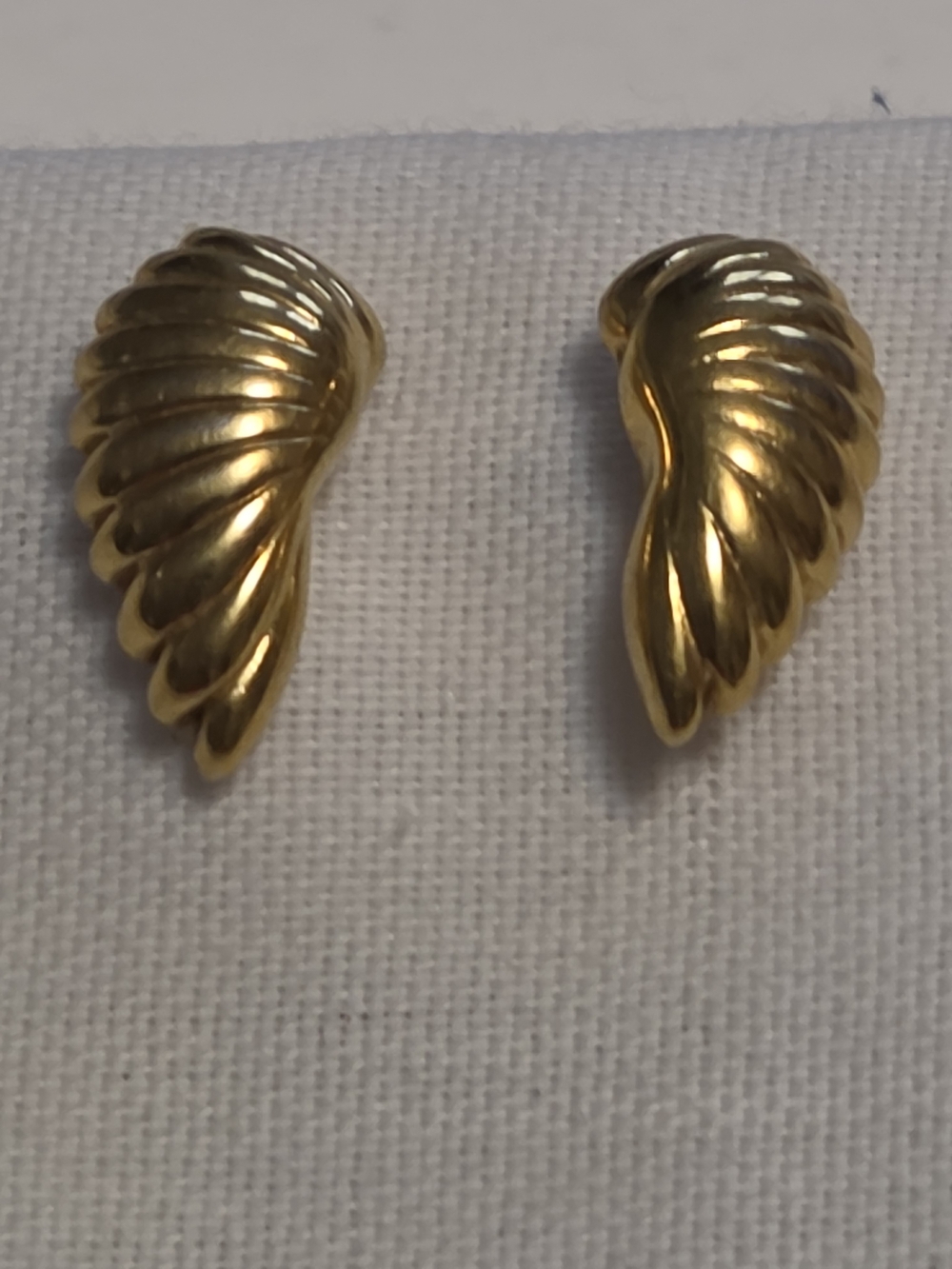 Vtg Monet Polished Ribbed Wing-Shaped Post Earrings
